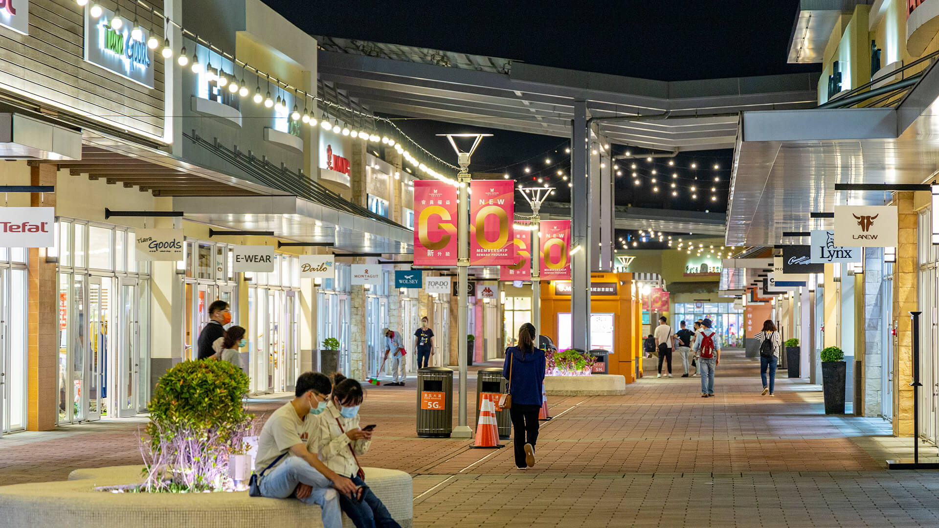 GLORIA OUTLETS