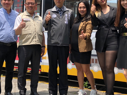 虎航泰國網代理美麗華旅行社與泰國網紅一起宣傳台灣好行大溪快線 