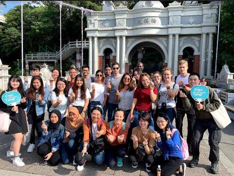 English guided talking tours of Daxi Old Street