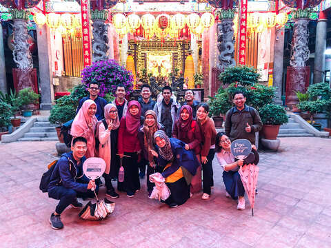 English guided talking tours of Daxi Old Street