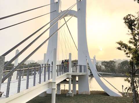「龍潭大池吊橋」の竣工式典、ライトアップパフォーマンス