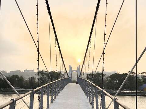 「龍潭大池吊橋」の竣工式典、ライトアップパフォーマンス