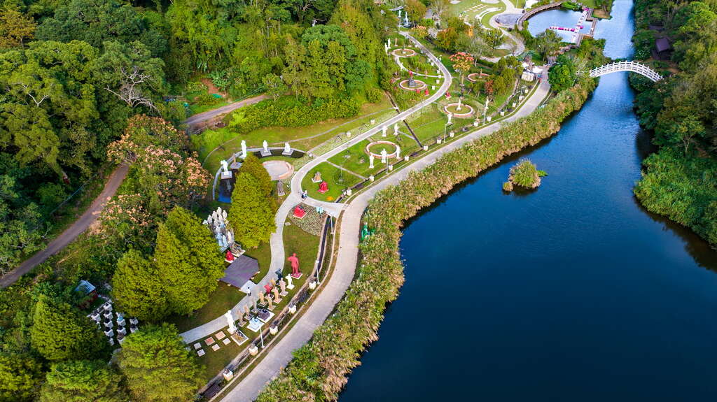 Cihu Memorial Sculpture Park(慈湖紀念雕塑公園) | Taoyuan Tourism