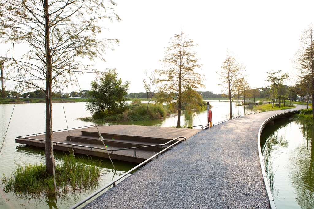 大園區華興池生態埤塘公園 thumbnail 4