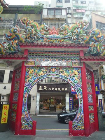 景福宫共有四座圆拱门