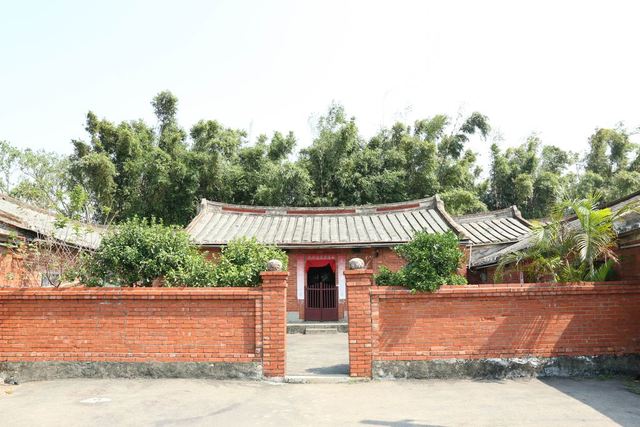 Lotus Garden in Lin Family’s Old House(林家古厝)