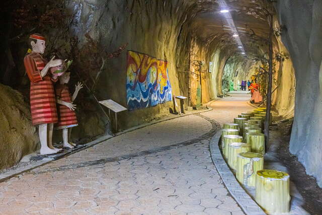隧道已轉型為藝術廊道