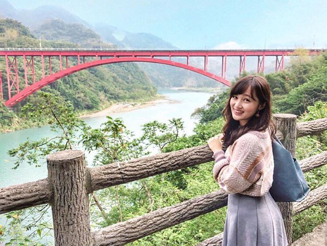 羅浮橋是一座全長230公尺的拱型鐵橋周邊設有行人徒步區和觀景平台能居高臨下欣賞這裡的山水美景-感謝 @mikuhsu0417 分享...