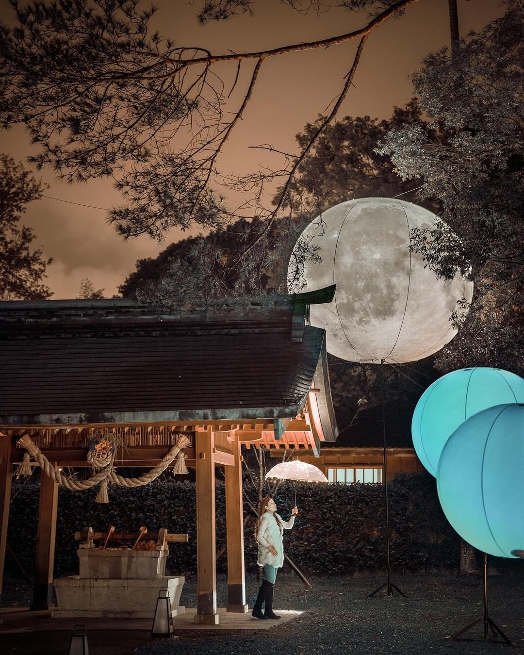 讓人驚豔的浪漫秘境，還有市集可以逛！巨型月球登陸地球全台唯一保存最完整的神社，帶你走入昭和時代～大型月球、星球、日本神社才有的超美...
