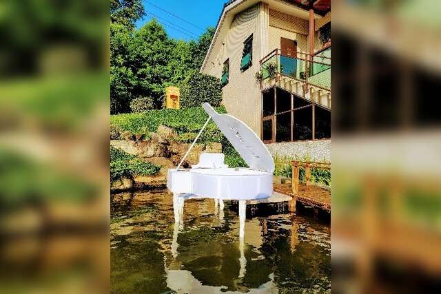 水上鋼琴