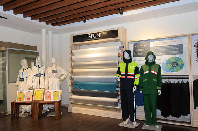 GFun是生產防護衣、隔離衣的國家隊，同時也製作各種制服