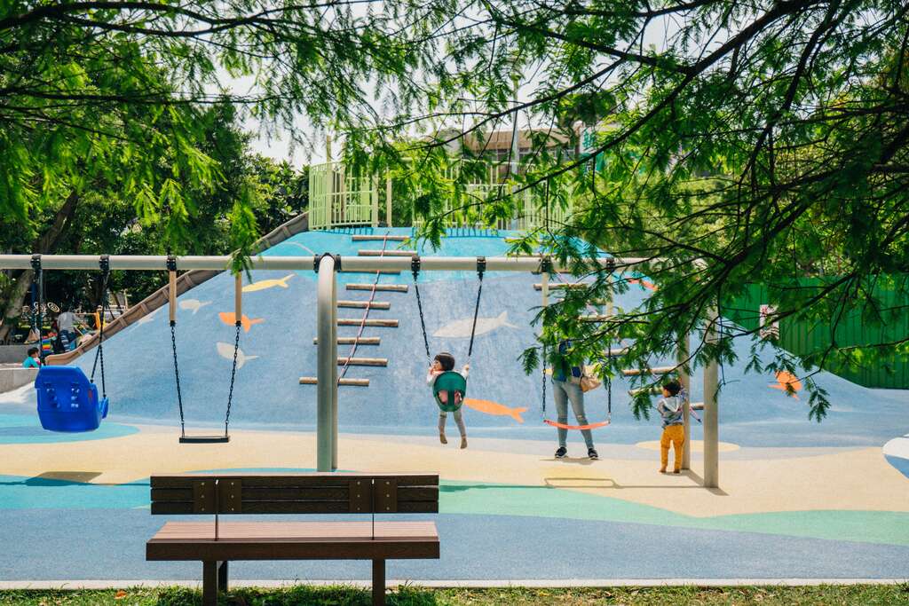 新勢公園共融式兒童遊樂場