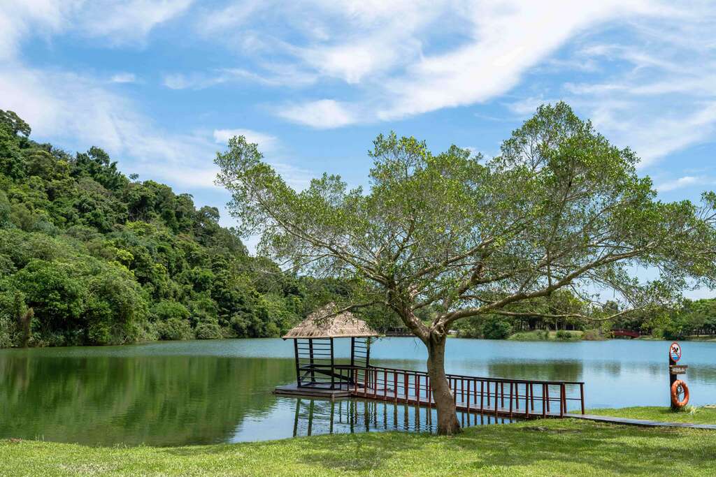 三坑自然生态公园湖畔景观