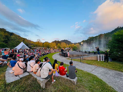 5.來慈湖潮復刻 _水舞秀活動人潮_0