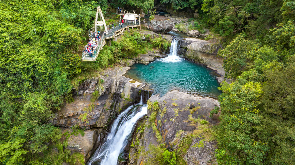 小烏來天空步道與宇內溪溫泉下午開放，各景點上午環境整備10點全面啟用
