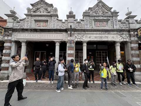 參賽選手體驗大溪老街風光