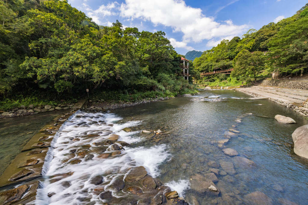 後慈湖及宇內溪因風災影響用水混濁，7月12日休園一天。復興區景區因應復興區明天（7月12日）停班課停止營運一日