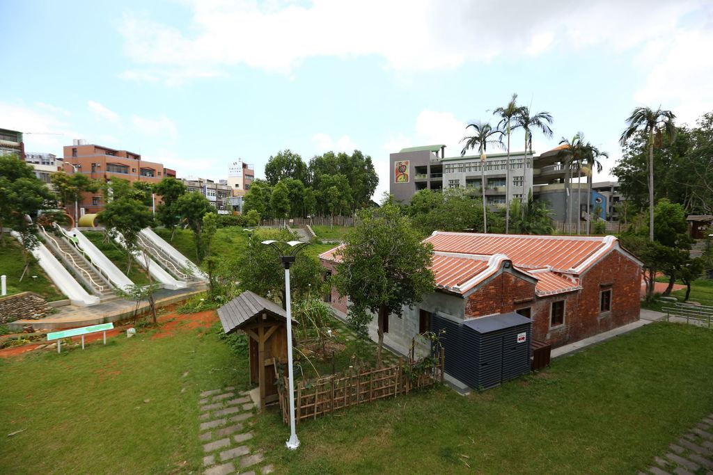 è€è¡—æºªæ²³å·æ•™è‚²ä¸­å¿ƒçµåˆï¤´è¡—æºªçš„åœ°ï§¤ç©ºé–“åŠï¤´åŽå»ºç¯‰çš„ï¦Œå²ç‡Ÿé€ 